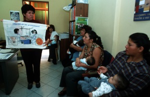 Picture of mothers with their babies from Peru participating in a parent education class.